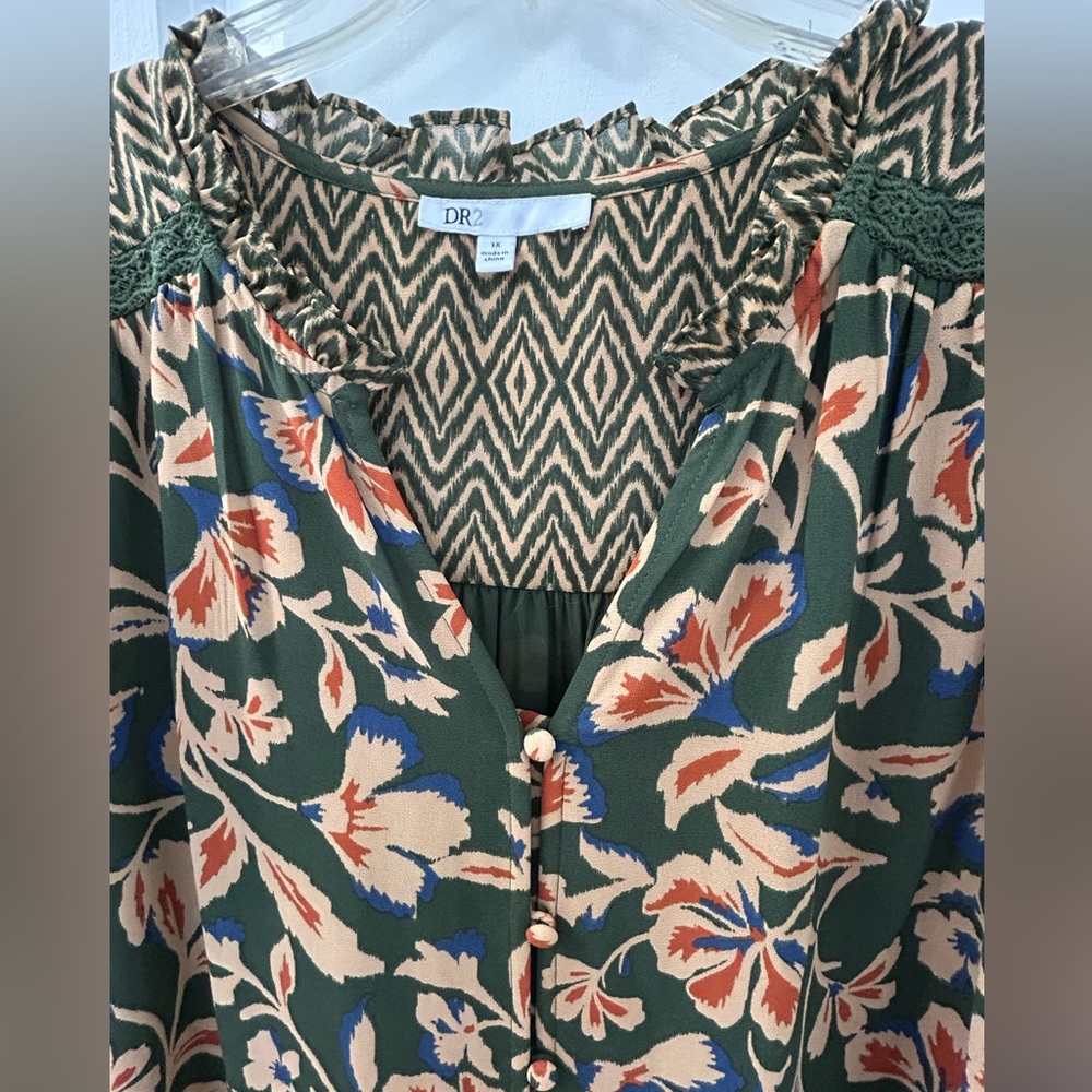 DR2 Multicolor Floral Blouse with Geometric Pattern